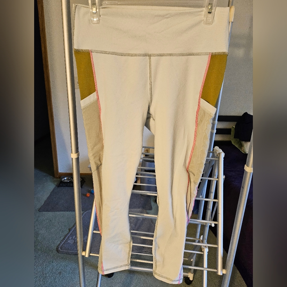 Power Hold Outfit - Picture 3 of 6